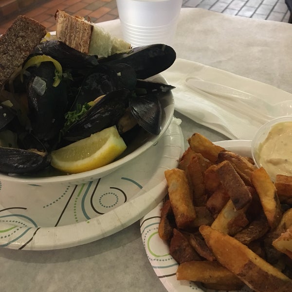 Photo taken at Monahan&#39;s Seafood Market by Tanya K. on 3/26/2018