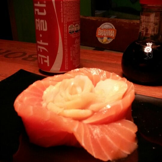 7/5/2014 tarihinde Deborah S.ziyaretçi tarafından Hamadaya Sushi Bar'de çekilen fotoğraf