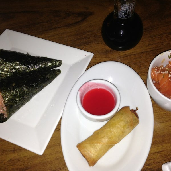 Foto scattata a Sensei Lounge Sushi da Gisele R. il 4/15/2013