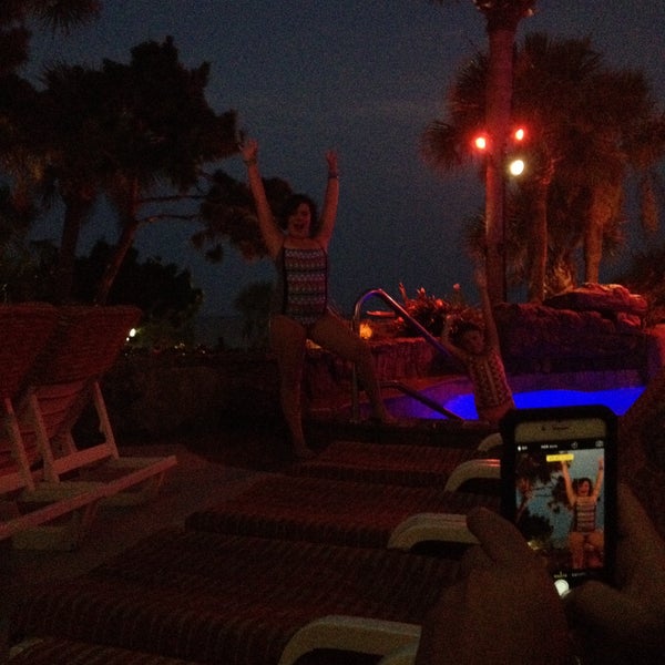 7/5/2015에 Angie님이 H2o Pool + Bar at The San Luis Resort에서 찍은 사진