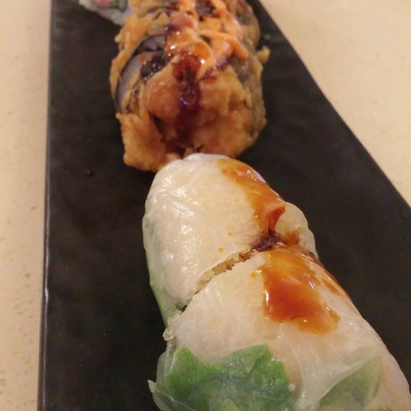 Foto tomada en Heart Sushi  por Ashlee D. el 11/16/2014