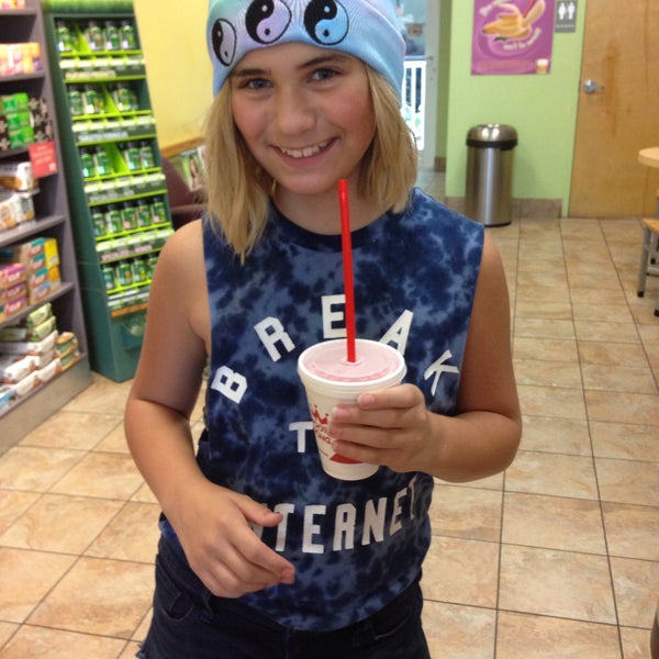 Photo taken at Smoothie King by Janet F. on 7/28/2015