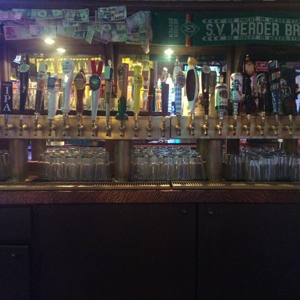 Monday is $3 draft beer night here.  Can't go wrong with that.