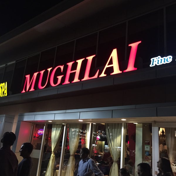 รูปภาพถ่ายที่ Mughlai Restaurant โดย Gagan S. เมื่อ 10/9/2016