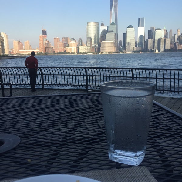 Photo taken at Henry&#39;s On The Hudson by Gagan S. on 8/25/2015