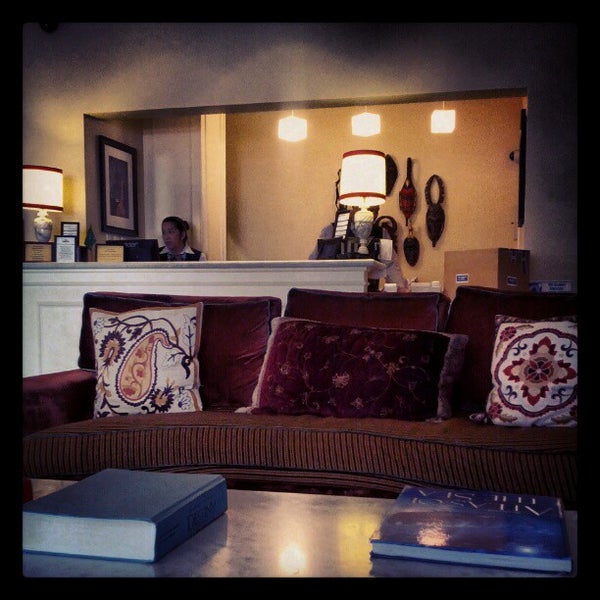 11/9/2012 tarihinde Andre S.ziyaretçi tarafından Hotel Carlton'de çekilen fotoğraf