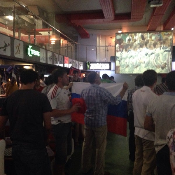 6/22/2014 tarihinde Евгений Н.ziyaretçi tarafından Спорт-бар'de çekilen fotoğraf
