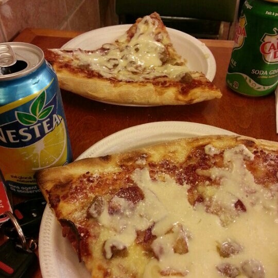 Luna Pizza Italian Restaurant in Fredericton