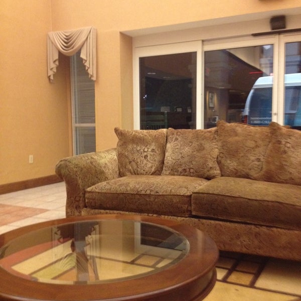 7/8/2014 tarihinde Amy M.ziyaretçi tarafından Homewood Suites by Hilton'de çekilen fotoğraf