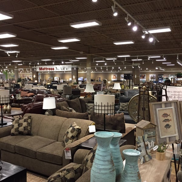 Photos At Furniture Mart 694