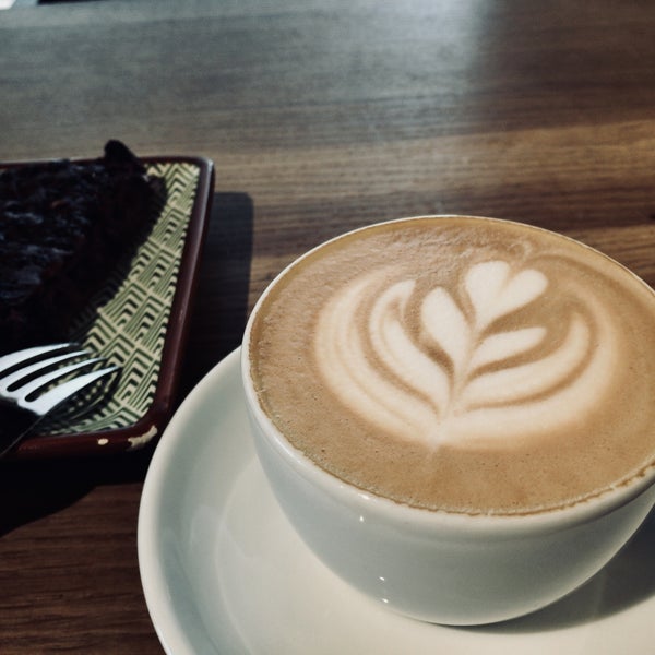 Foto scattata a Sleepy Bear Coffee da kenta h. il 5/31/2018