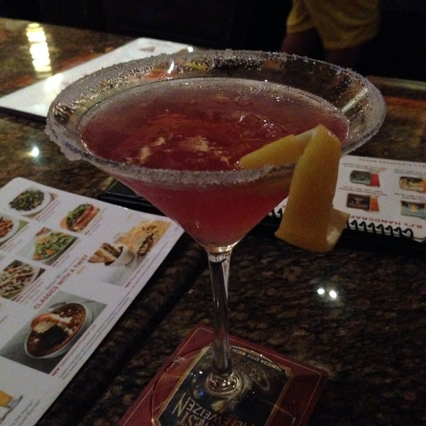 Photo taken at BJ&#39;s Restaurant &amp; Brewhouse by Kelly N. on 4/19/2014