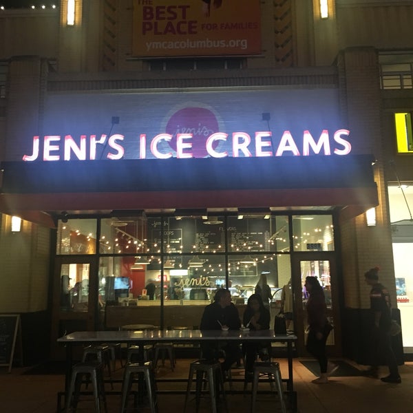 Foto diambil di Jeni&#39;s Splendid Ice Creams oleh Nicole D. pada 4/25/2019