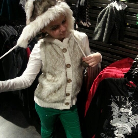 รูปภาพถ่ายที่ Meriden Mall โดย Amy N. เมื่อ 1/26/2013