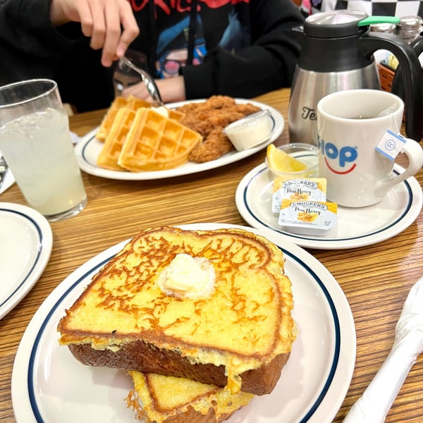 IHOP - Los Angeles, California 90017 - Top Brunch Spots