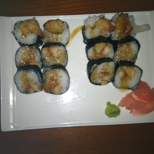 Foto tomada en Mikata Japanese Steakhouse &amp; Sushi Bar  por Haley S. el 5/28/2013