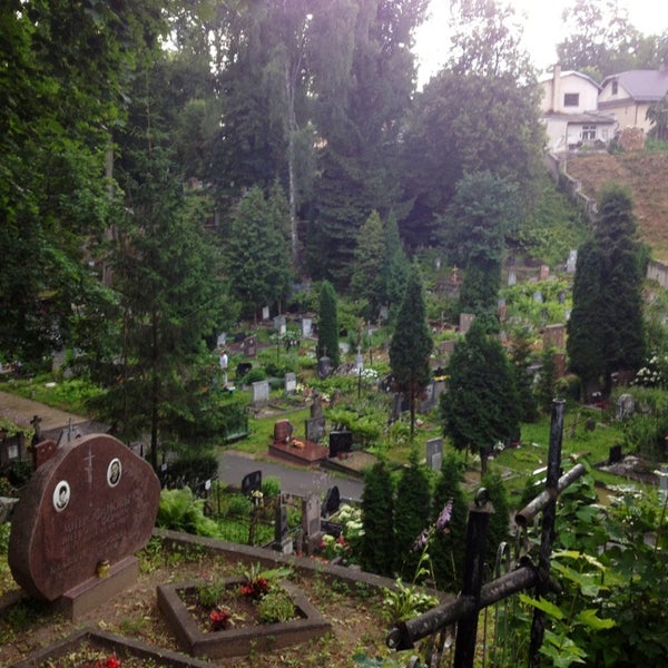 Foto tirada no(a) Rasų kapinės | Rasos cemetery por Roman G. em 7/11/2013