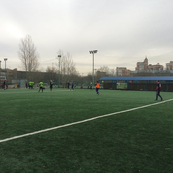 Дворец спорта крылья советов. Дворец спорта Крылья советов футбольные поля. Поле для ДС.