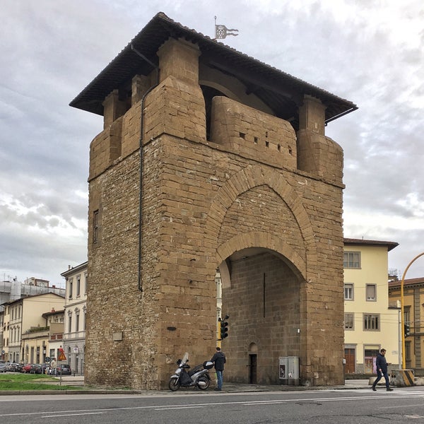Piazzale di Porta Al Prato Plaza