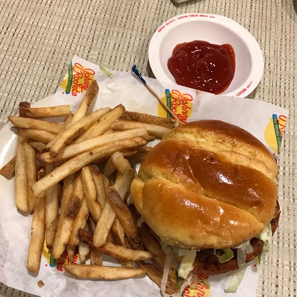 Johnny Rockets - Downtown Norfolk - Norfolk, VA