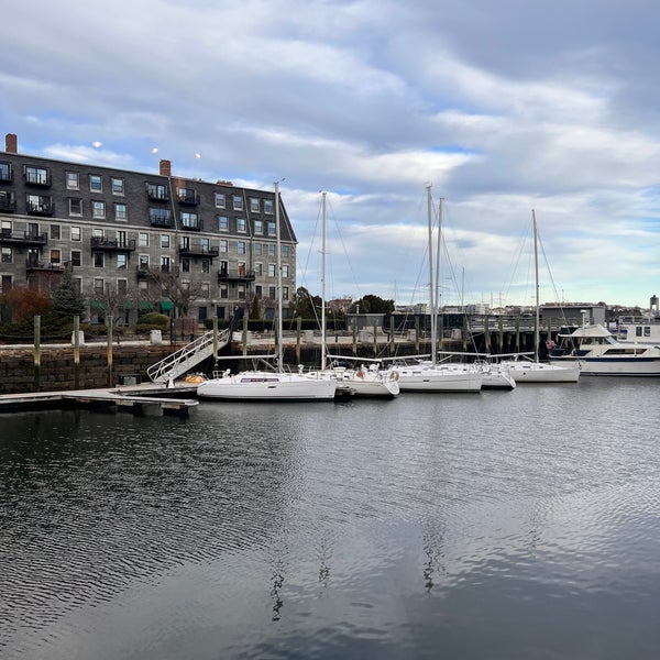 รูปภาพถ่ายที่ Boston Sail Loft โดย Olexy S. เมื่อ 1/1/2023