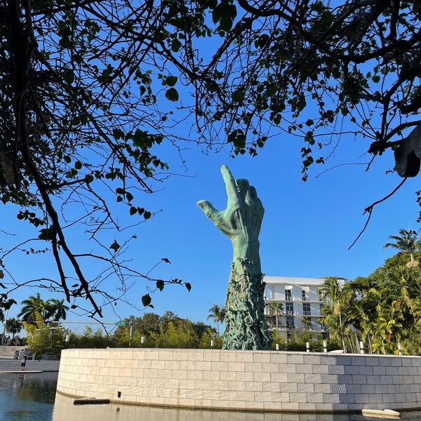 1/28/2021にOlexy S.がHolocaust Memorial of the Greater Miami Jewish Federationで撮った写真