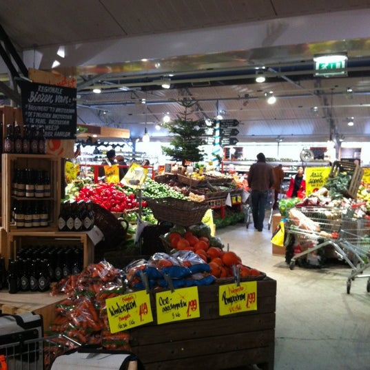 12/23/2012にAngeles D.がLandmarktで撮った写真