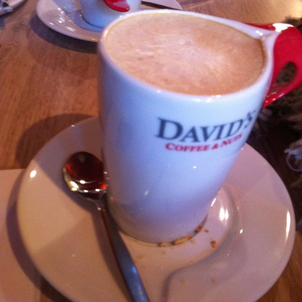 Снимок сделан в David&#39;s Coffee &amp; Nuts пользователем Angeles D. 1/16/2013