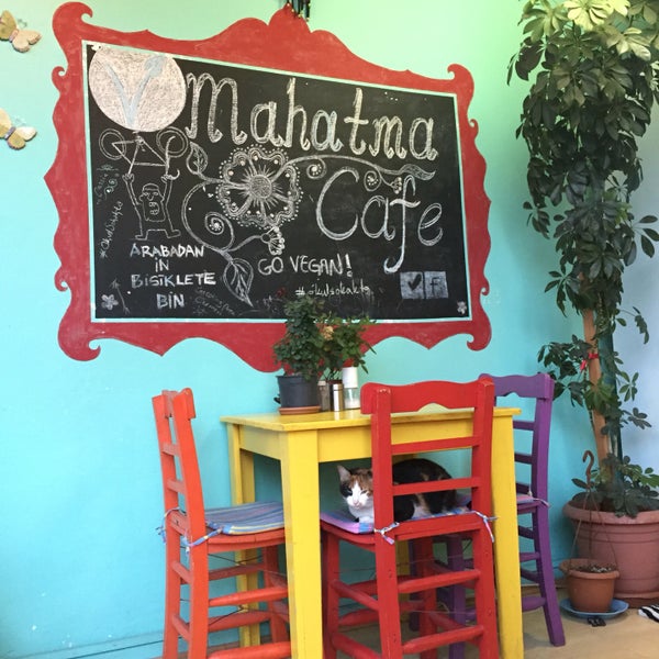 4/28/2016 tarihinde Arzu S.ziyaretçi tarafından Mahatma Cafe'de çekilen fotoğraf