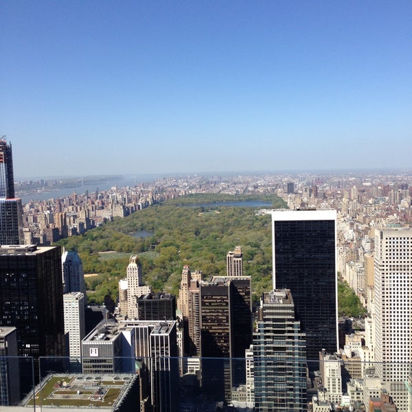 Photo taken at Top of the Rock Observation Deck by Hans K. on 5/4/2013