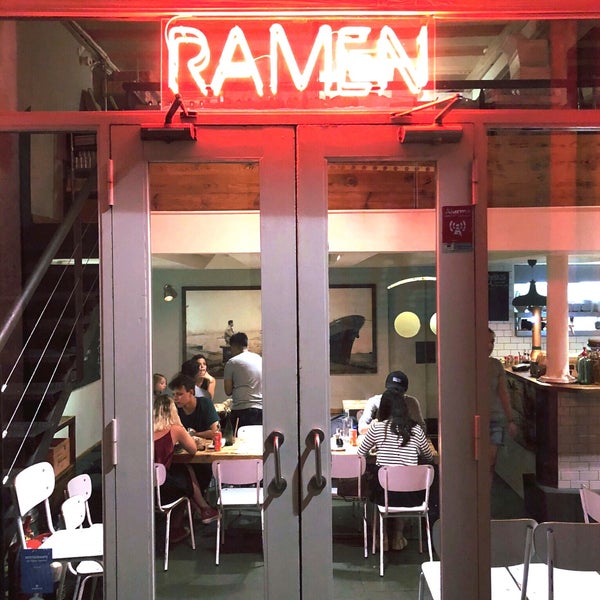 Foto tirada no(a) Koku Kitchen Ramen por Costas L. em 8/16/2018
