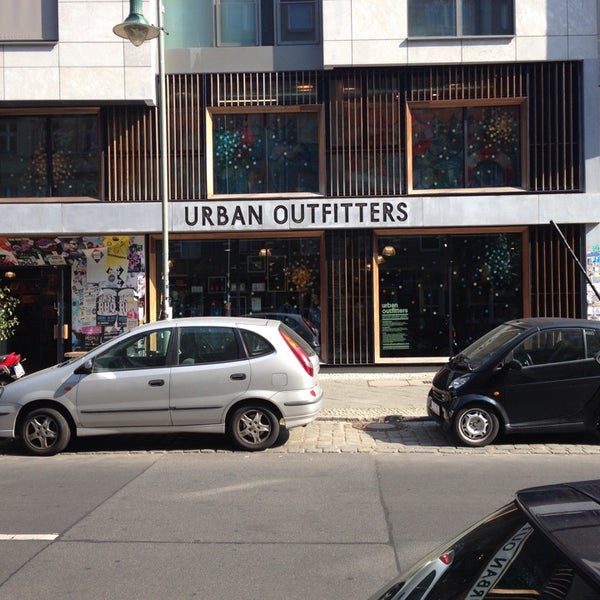 9/6/2014 tarihinde Ben M.ziyaretçi tarafından Urban Outfitters'de çekilen fotoğraf