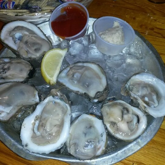 Photo taken at Floyd&#39;s Cajun Seafood - Webster by Jacquelyn H. on 1/2/2014