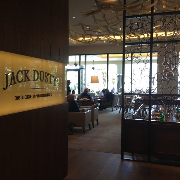 รูปภาพถ่ายที่ Jack Dusty Coastal Cuisine &amp; Crafted Cocktails โดย Candice M. เมื่อ 4/17/2013