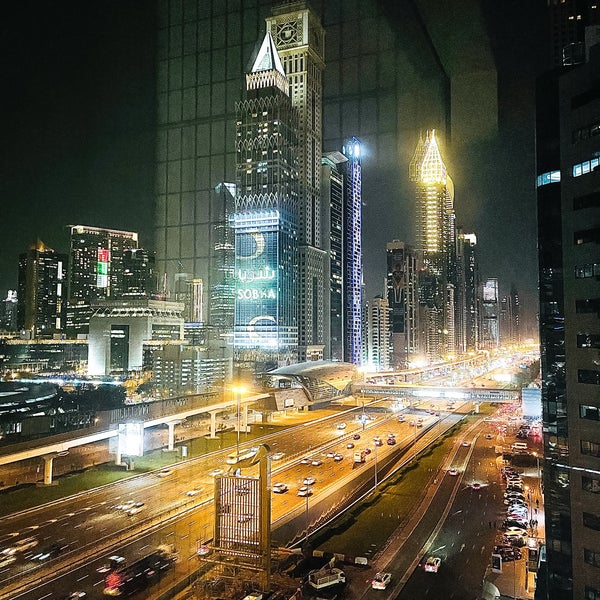 Foto tirada no(a) Crowne Plaza Dubai por Colin R. em 1/21/2022