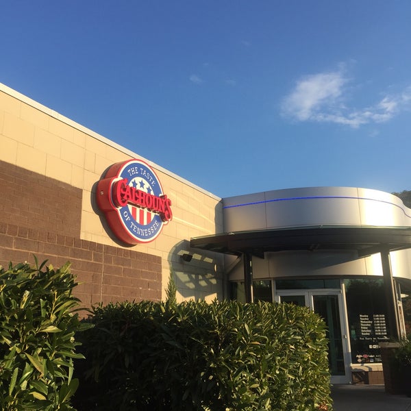 Calhoun's American Restaurant in Oak Ridge