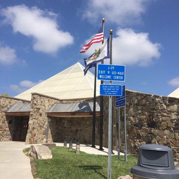 8/4/2014에 bluecat님이 West Virginia Tourist Information Center에서 찍은 사진
