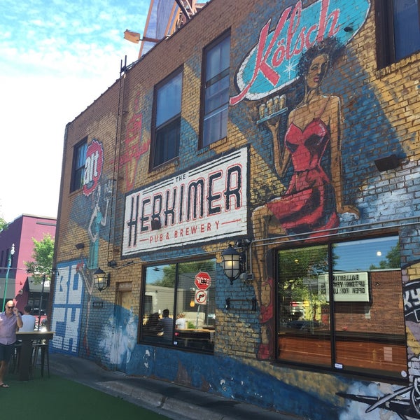Foto tirada no(a) The Herkimer Pub &amp; Brewery por kenneth a. em 7/24/2016