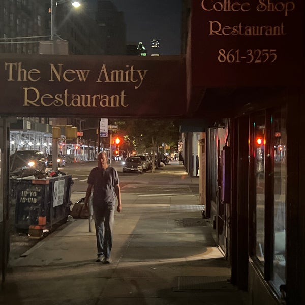 รูปภาพถ่ายที่ The New Amity Restaurant โดย CB เมื่อ 6/1/2022