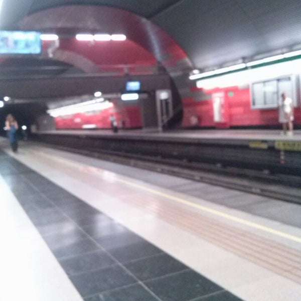 Photo taken at Metro Blanqueado by Ricardo L. on 2/15/2013
