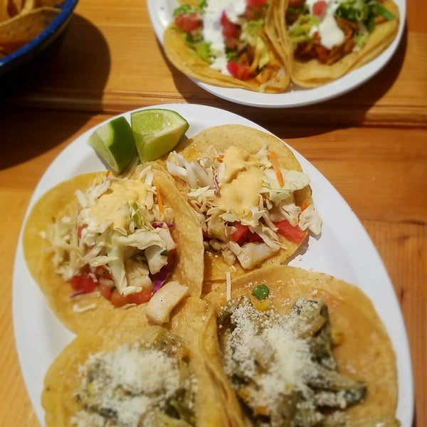 2/19/2017 tarihinde Kevin K.ziyaretçi tarafından Tacos Tequilas'de çekilen fotoğraf