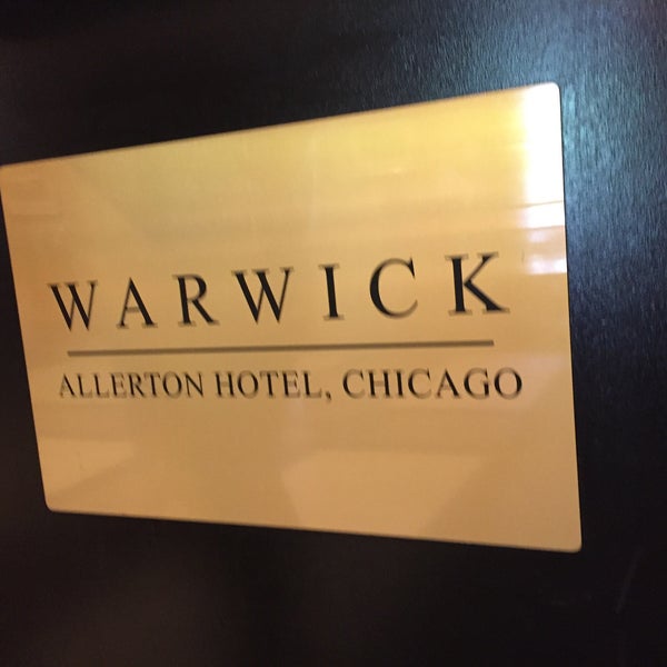 Foto scattata a Warwick Allerton Hotel Chicago da Kaye O. il 6/28/2016