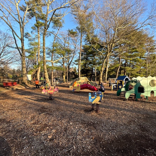 Allenwood Park Station Rd