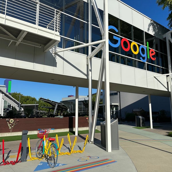 5/13/2023 tarihinde Rocio A.ziyaretçi tarafından Googleplex'de çekilen fotoğraf