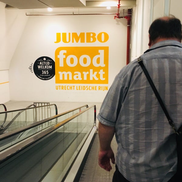 Foto diambil di Jumbo Foodmarkt oleh Lourel J. pada 12/30/2018