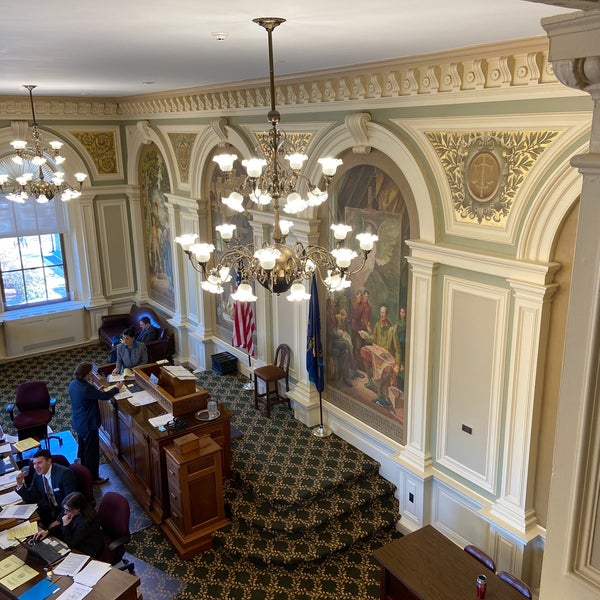 Foto tirada no(a) New Hampshire State House por Scott J. em 1/30/2020