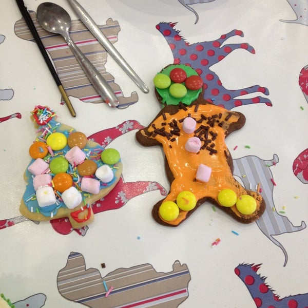 Brilliant free cookie & cupcake decorating open day today! Really busy & the kids loved it!