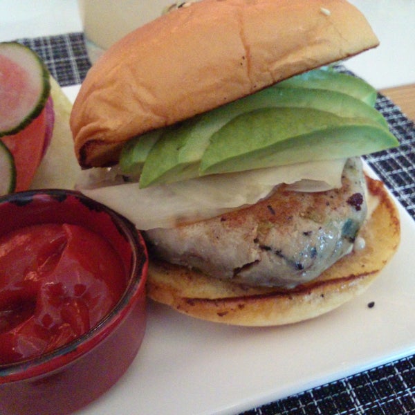 Ahi tuna burger (rare) and avocados is very good. Highly recommended.