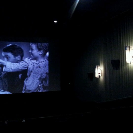 12/30/2012にChristie V.がRave Cinemasで撮った写真