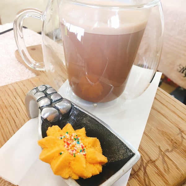 Nails Spa Manicure / Pedicure